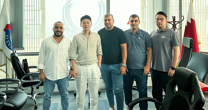 Recentemente, o Diretor de Marketing Internacional da TENAU ELEVATOR, Cong Sun, o Gerente Regional do Mercado do Oriente Médio, Gavin Yao, e o Engenheiro de Pós-venda de Tecnologia Elétrica, Yangyang Li, visitaram nossos parceiros em vários países e regiões no Mercado do Oriente Médio.